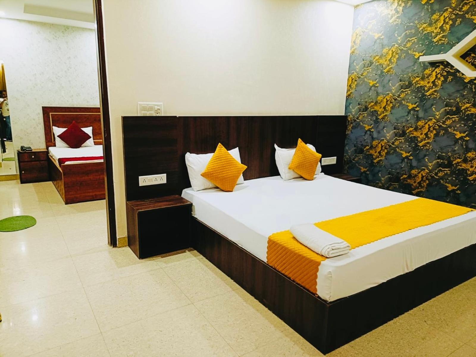 Hotel Max City A Family Near Igi Airport Delhi 4*